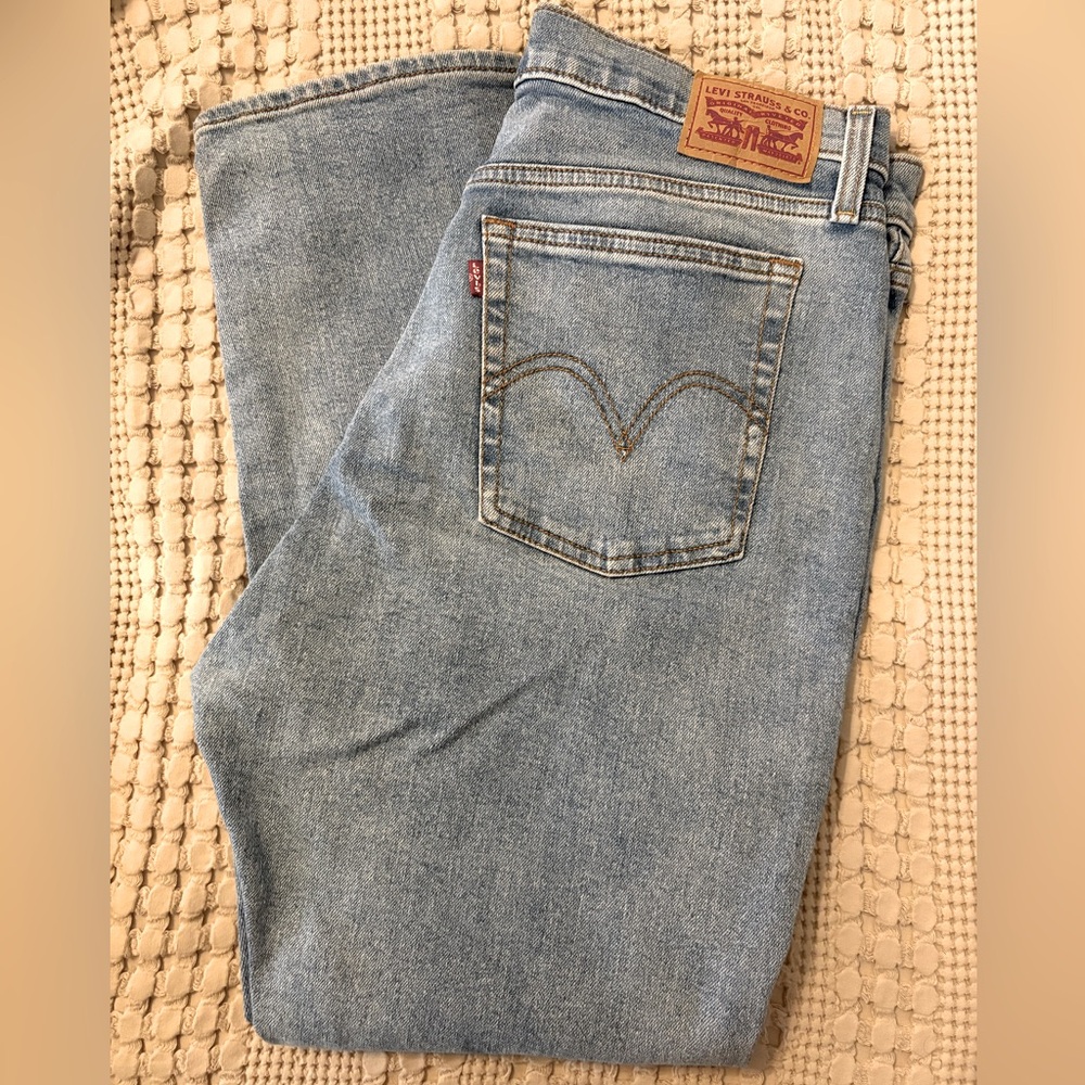 Women’s Levi’s wedgie straight leg jeans , size 32